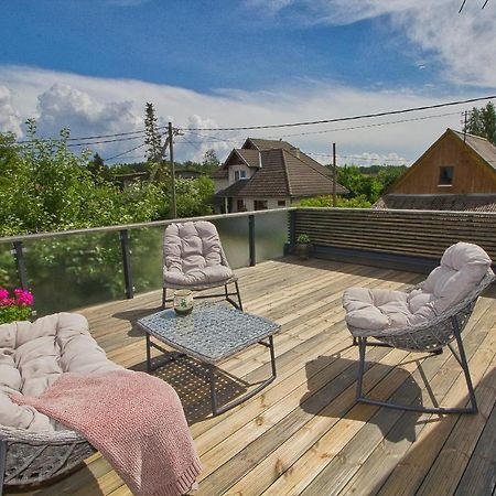 Apartment With Private Garden And Large Balcony Pärnu Dış mekan fotoğraf