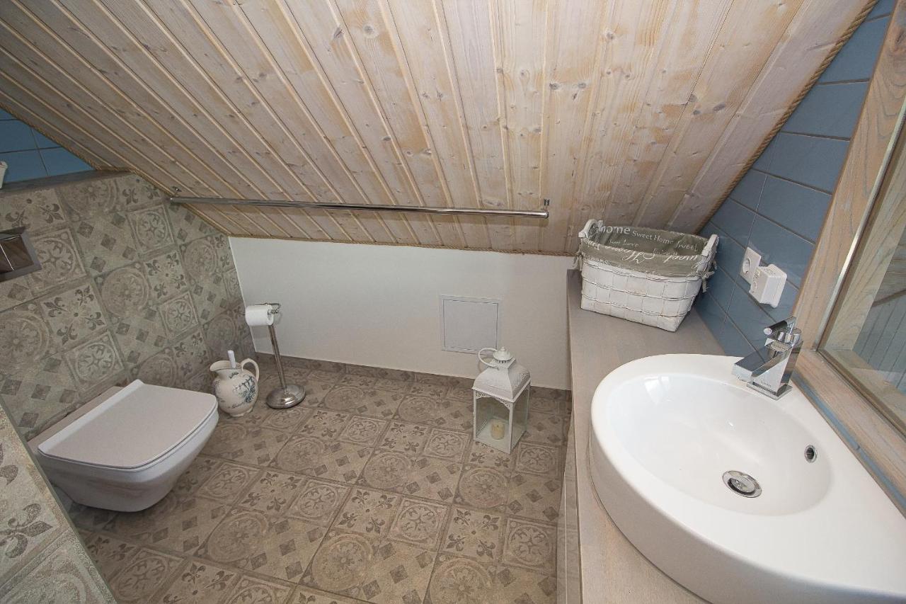 Apartment With Private Garden And Large Balcony Pärnu Dış mekan fotoğraf
