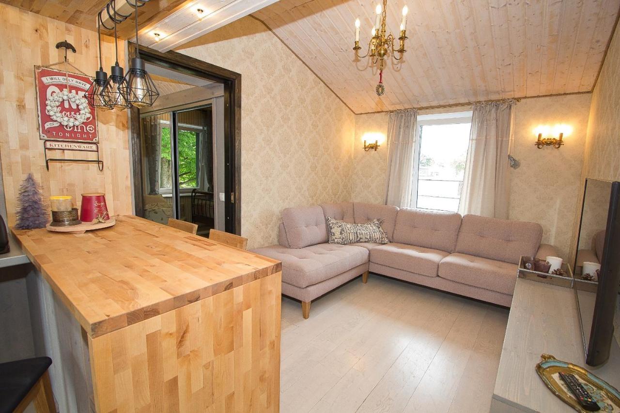 Apartment With Private Garden And Large Balcony Pärnu Dış mekan fotoğraf